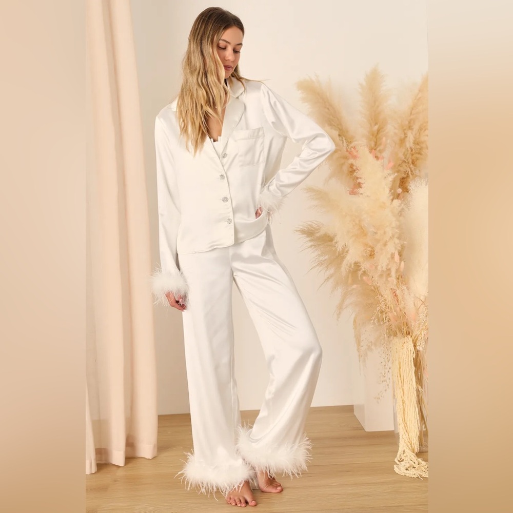 Lulu's White Feather Trim Pajama Set